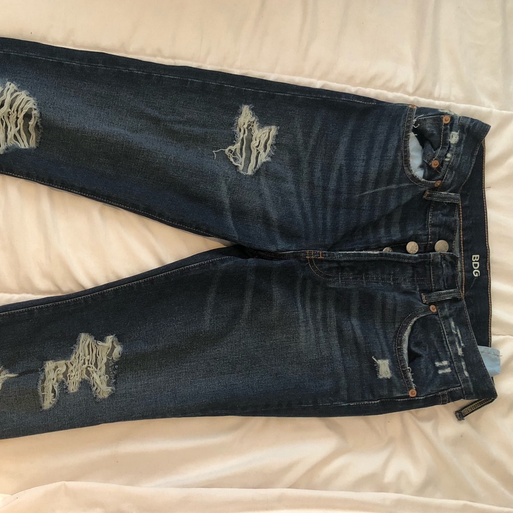 BDG Urban Outfitters ripped Mom Jeans